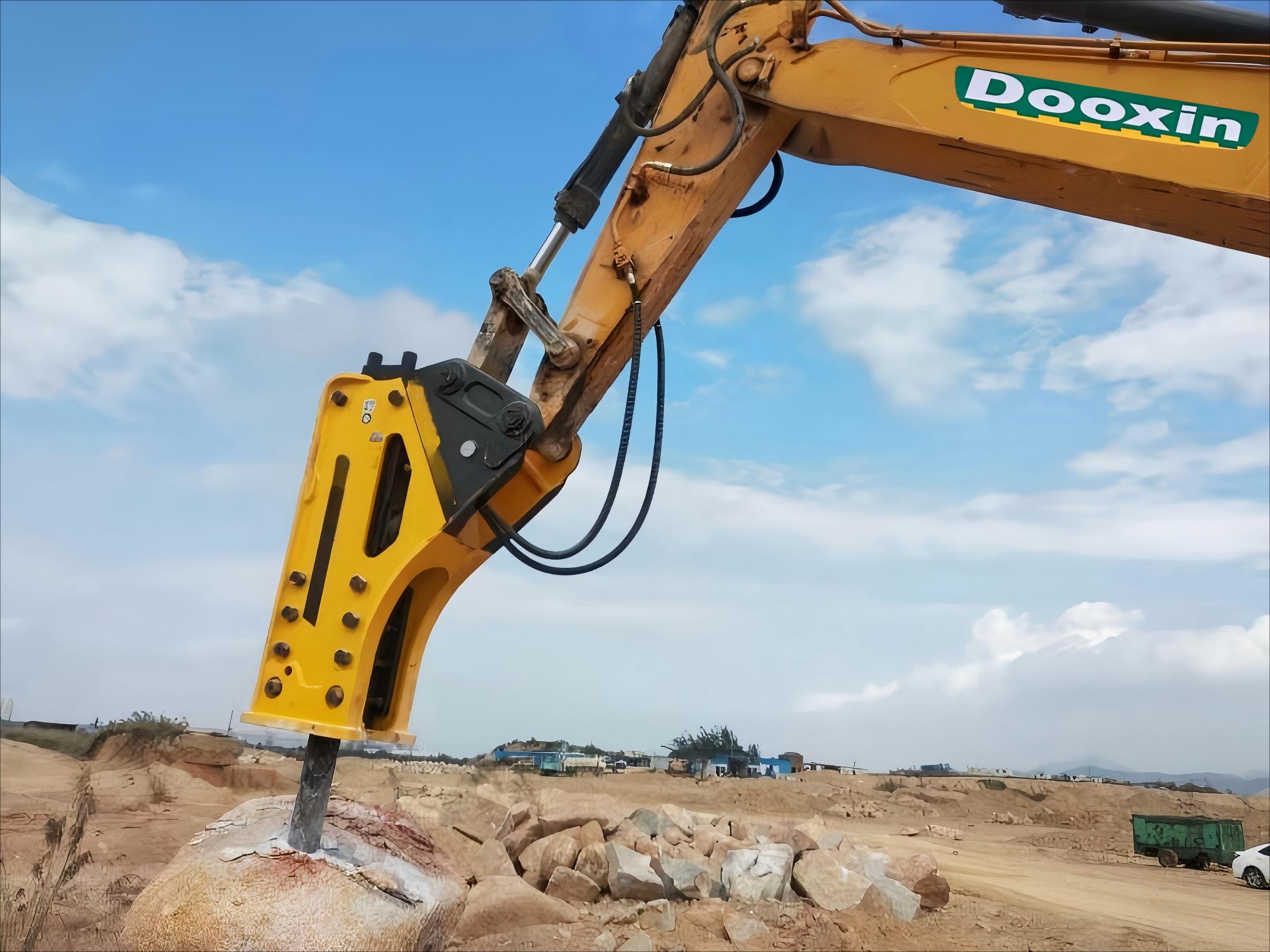 L'importante accessorio di Crawler Excavator - Breaking Hammer