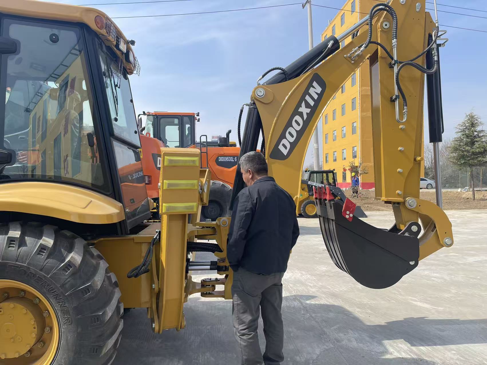 I clienti sudamericani visitano la nostra fabbrica